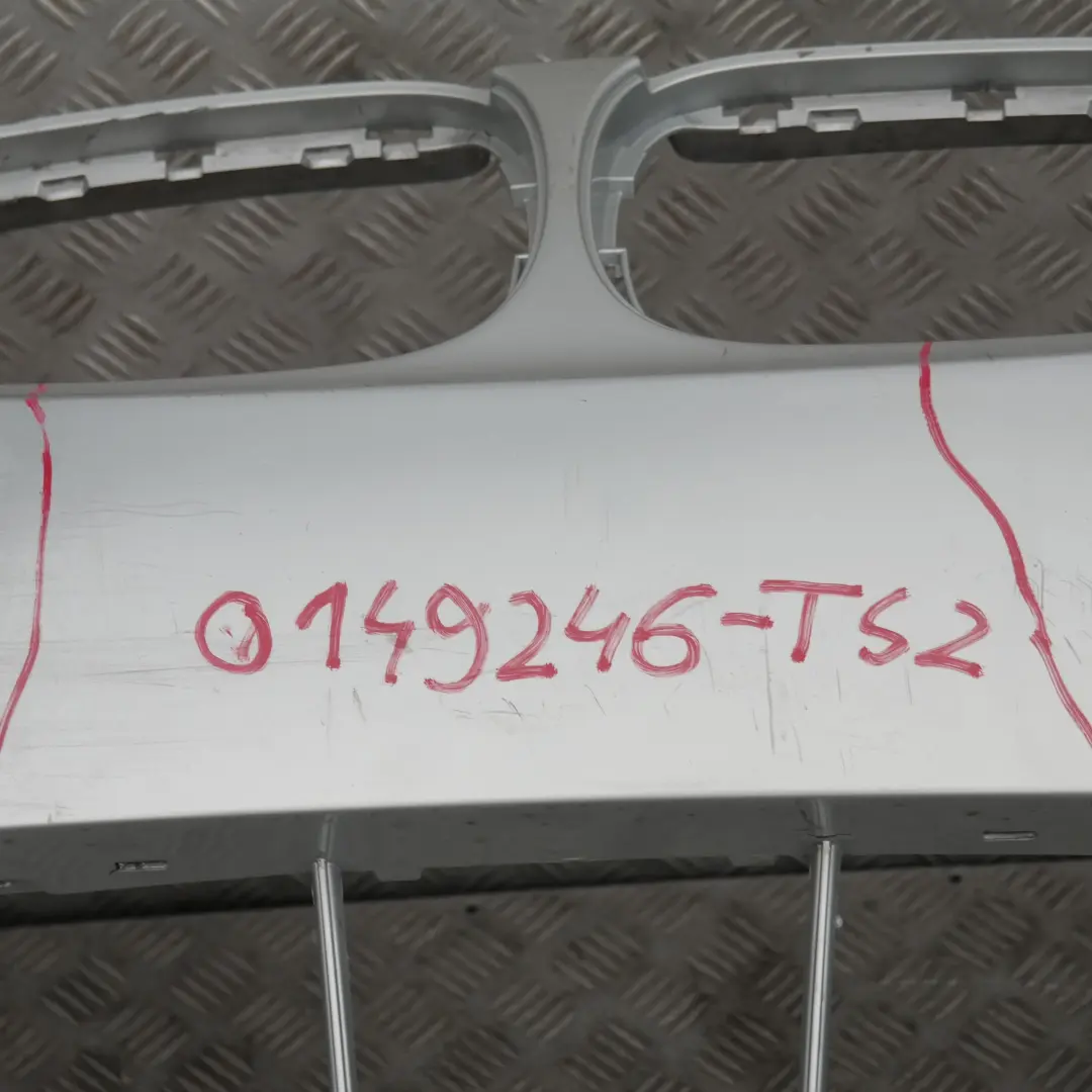 Zderzak przedni przód titansilber do BMW E60 E61 o numerze 149246 BMW E60 E61 Zderzak przedni przód titansilber - SKU 0149246-TS2 - Numer Części 149246
