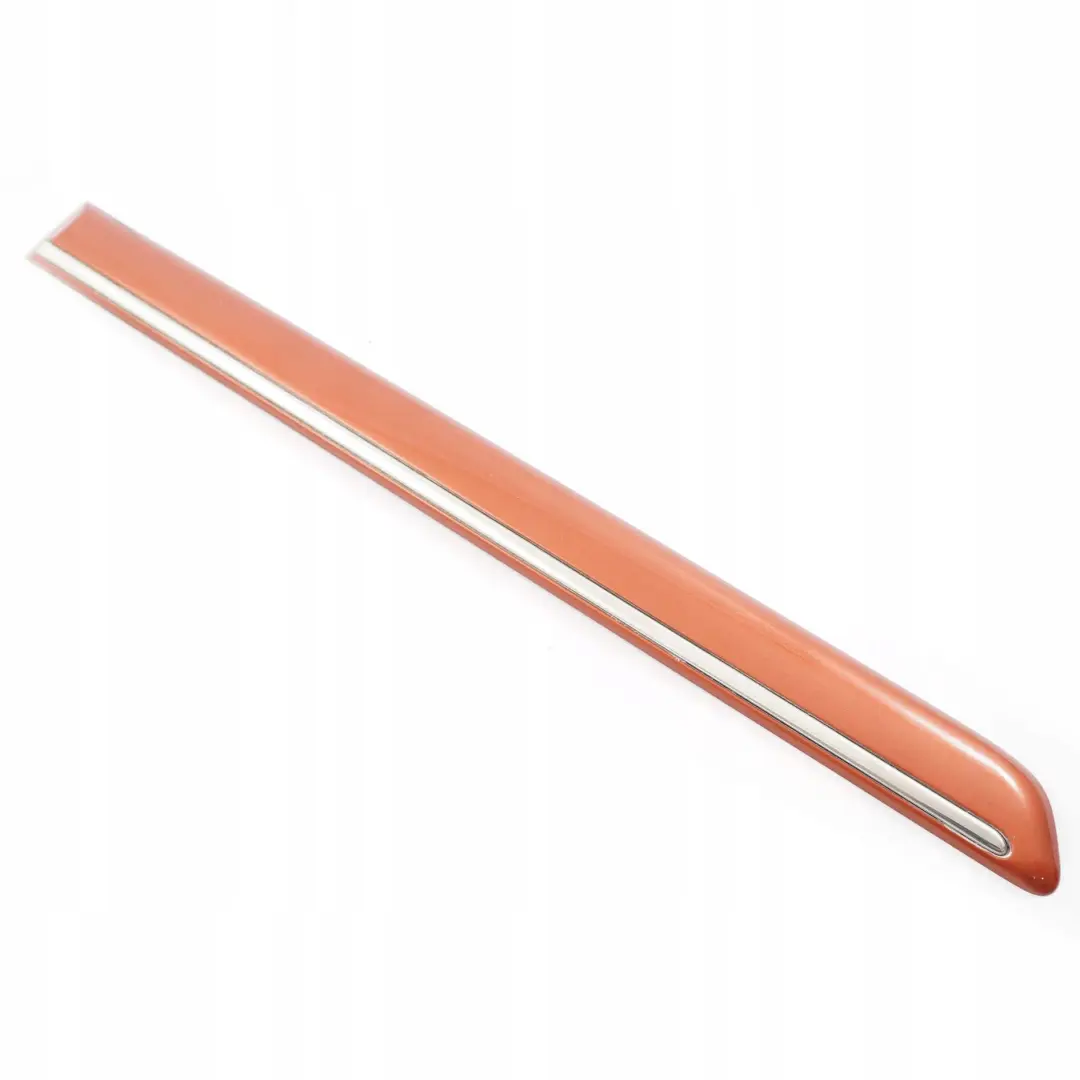 Striscia rivestimento porta anteriore destra O/S Mica Coral Orange per Mercedes W168 con numero di parte A1686981462 Mercedes W168 Striscia rivestimento porta anteriore destra O/S Mica Coral Orange - SKU A1686981462-COR - Numero di parte A1686981462