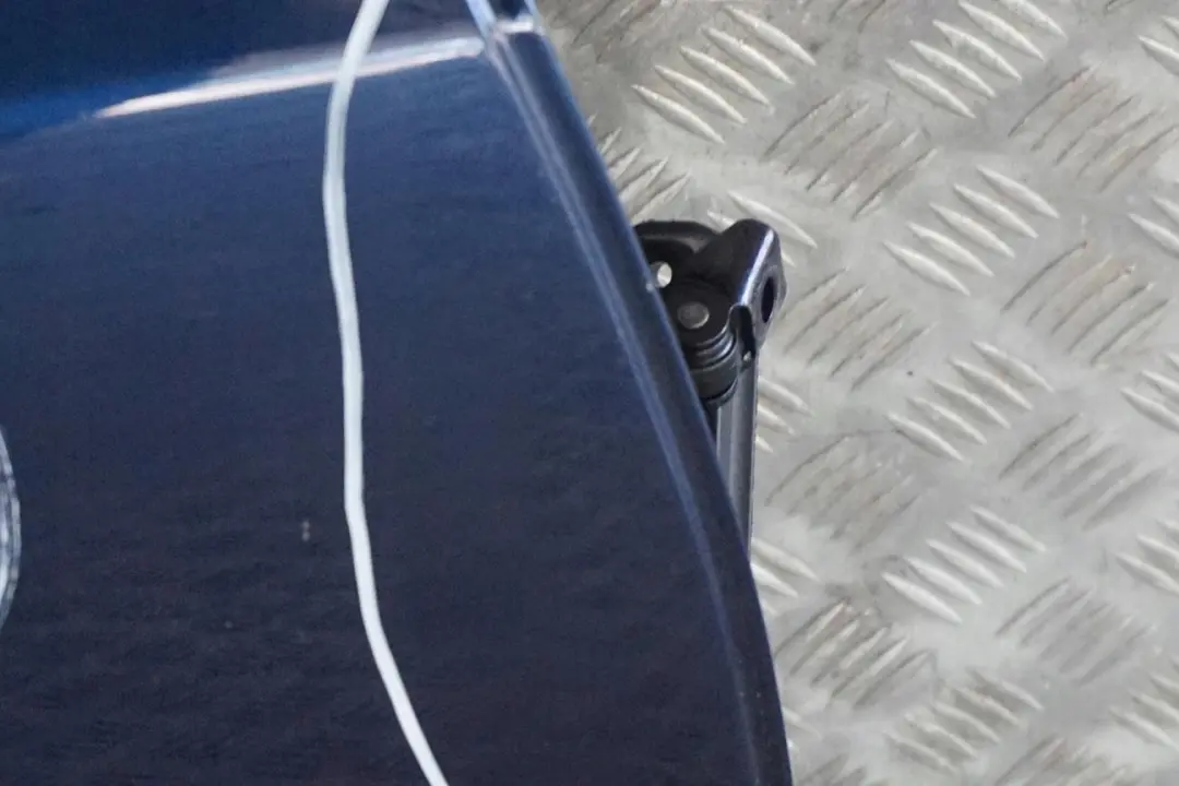 Tür Hinten Rechts Tiefseeblau Blau Metallic - A76 für BMW 5 er E61 Touring mit Teilenummer 7158502 BMW 5 er E61 Touring Tür Hinten Rechts Tiefseeblau Blau Metallic - A76 - SKU 7158502-DSB - Teilenummer 7158502