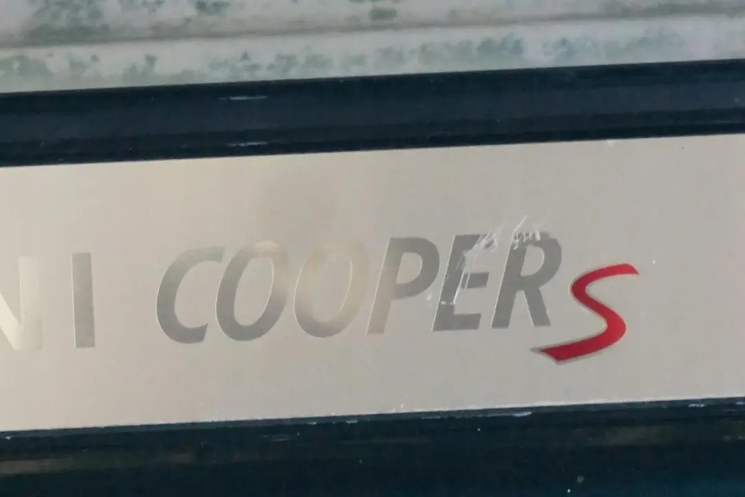 Copertura Gonna SX British Racing Green A67 per Mini Cooper R56 R57 con numero di parte 0430299 Mini Cooper R56 R57 Copertura Gonna SX British Racing Green A67 - SKU 0430299-BRG - Numero di parte 0430299