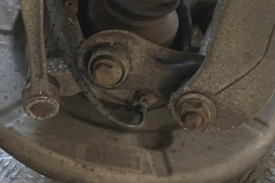 N62 Federbein Radträger Hinten Rechts Schwenklager für BMW 5 E60 545i mit Teilenummer 6770906 BMW 5 E60 545i N62 Federbein Radträger Hinten Rechts Schwenklager - SKU 6770906-11 - Teilenummer 6770906