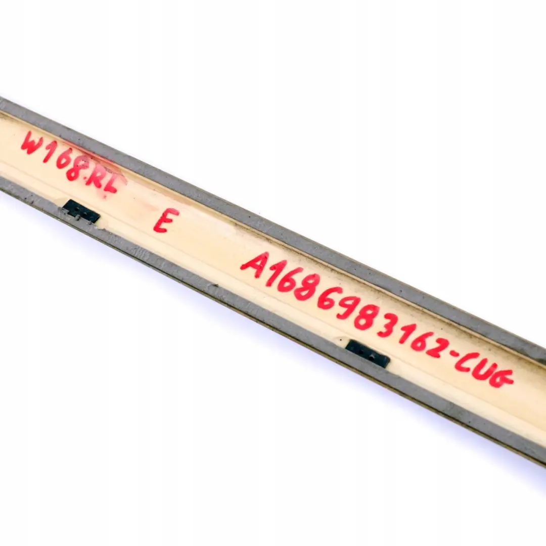 Mercedes-Benz A-Klasse W168 Tür Hinten Links Zierleiste Blende Kumulusgrau für mit Teilenummer A1686983162 Mercedes-Benz A-Klasse W168 Tür Hinten Links Zierleiste Blende Kumulusgrau - SKU A1686983162-CUG - Teilenummer A1686983162