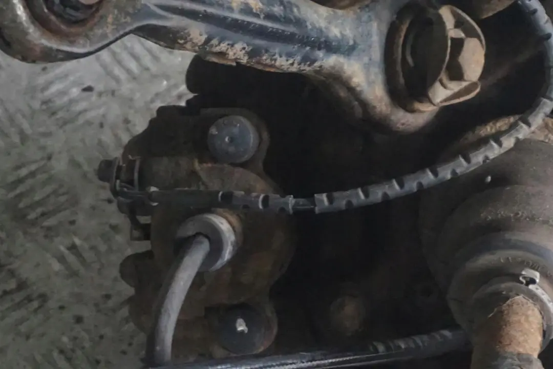 BMW E90 318d N47 Trasera Derecha O / S Suspension Pierna Eje Disco De Freno - SKU 6774810-14 - Número de pieza 6774810