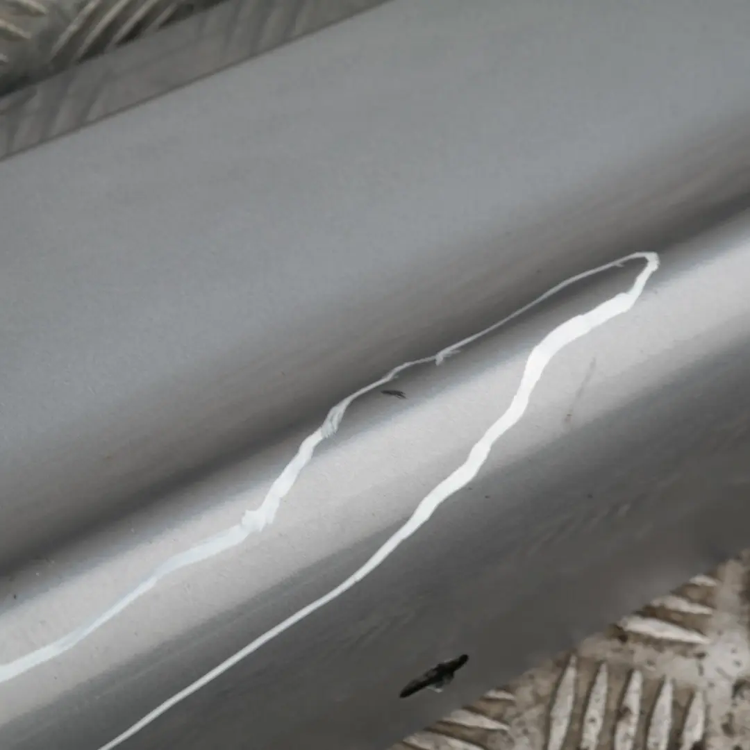 Faldón lateral derecho Quarzblau Blue Metallic A18 para BMW 17 E87 con número de pieza 32948 BMW 17 E87 Faldón lateral derecho Quarzblau Blue Metallic A18 - SKU 0032948-QB17 - Número de pieza 32948