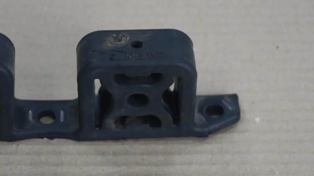 Catalytic Converter Rubber Mounting Holder to BMW 7 Series E65 E66 Diesel with Part number 7789668 BMW 7 Series E65 E66 Diesel Catalytic Converter Rubber Mounting Holder - SKU 7789668 - Part number 7789668