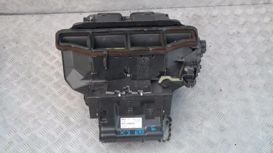 Heater Radiator Matrix Unit Complete BEHR to BMW 3 X3 Series E46 E83 with Part number 64113400552 BMW 3 X3 Series E46 E83 Heater Radiator Matrix Unit Complete BEHR - SKU 3400552 - Part number 64113400552