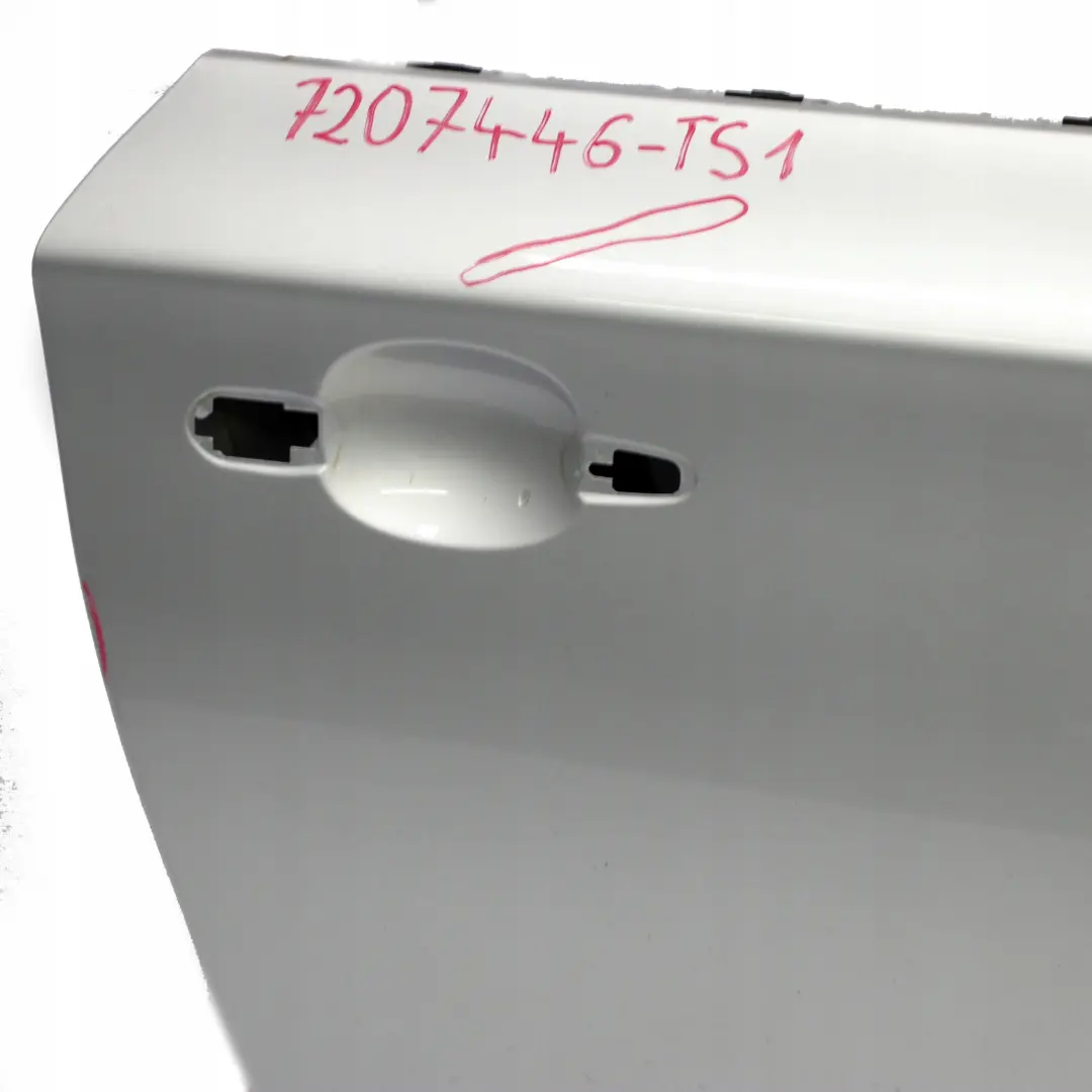 Porta Anteriore Destra Argento-Titanio Argento Metallico per BMW E81 E82 E88 con numero di parte 7207446 BMW E81 E82 E88 Porta Anteriore Destra Argento-Titanio Argento Metallico - SKU 7207446-TS1 - Numero di parte 7207446