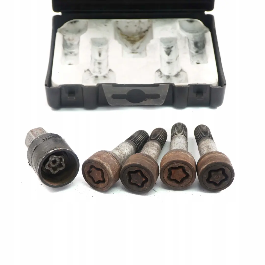 Zestaw śrub do kół śruby do Mercedes C CLK W203 C209 o numerze A2035800010 Mercedes C CLK W203 C209 Zestaw śrub do kół śruby - SKU A2035800010-1 - Numer Części A2035800010