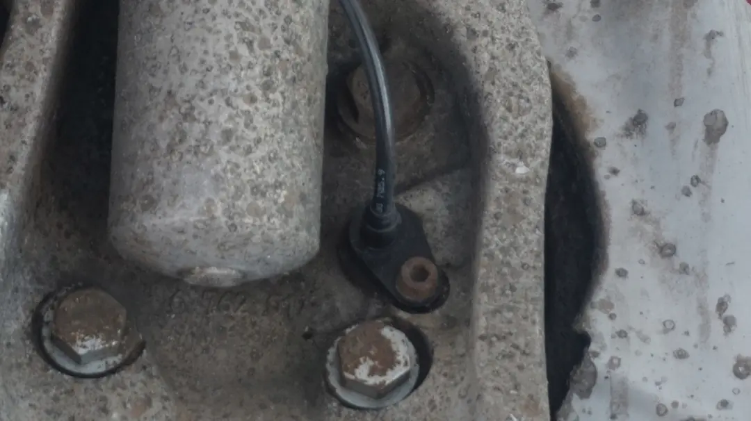 N52 Delantero Izquierdo Muelle Pierna Pinza De Freno Disco para BMW E64 630i con número de pieza 6769455 BMW E64 630i N52 Delantero Izquierdo Muelle Pierna Pinza De Freno Disco - SKU 6769455 - Número de pieza 6769455