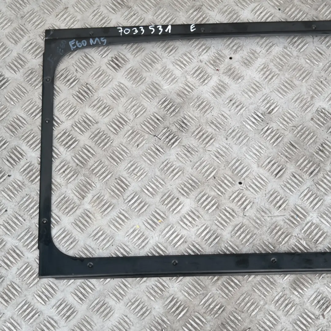 BMW 5 X6 SERIES E60 E60N E71 E72 Tapa marco techo solar - SKU 54137033531 - Número de pieza 54137033531