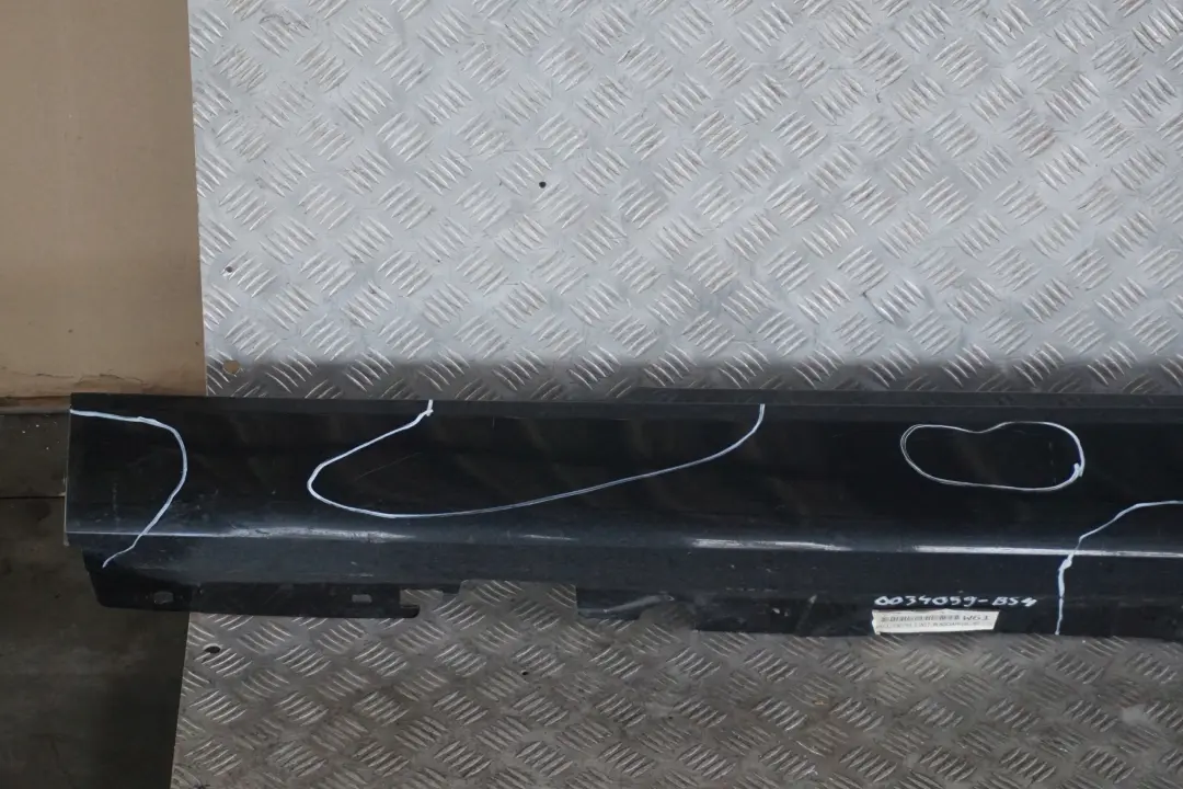 Schwellerleiste Blende Schweller Links Black Sapphire Schwarz für BMW 3 er E92 E93 mit Teilenummer 0034059 BMW 3 er E92 E93 Schwellerleiste Blende Schweller Links Black Sapphire Schwarz - SKU 0034059-BS4 - Teilenummer 0034059