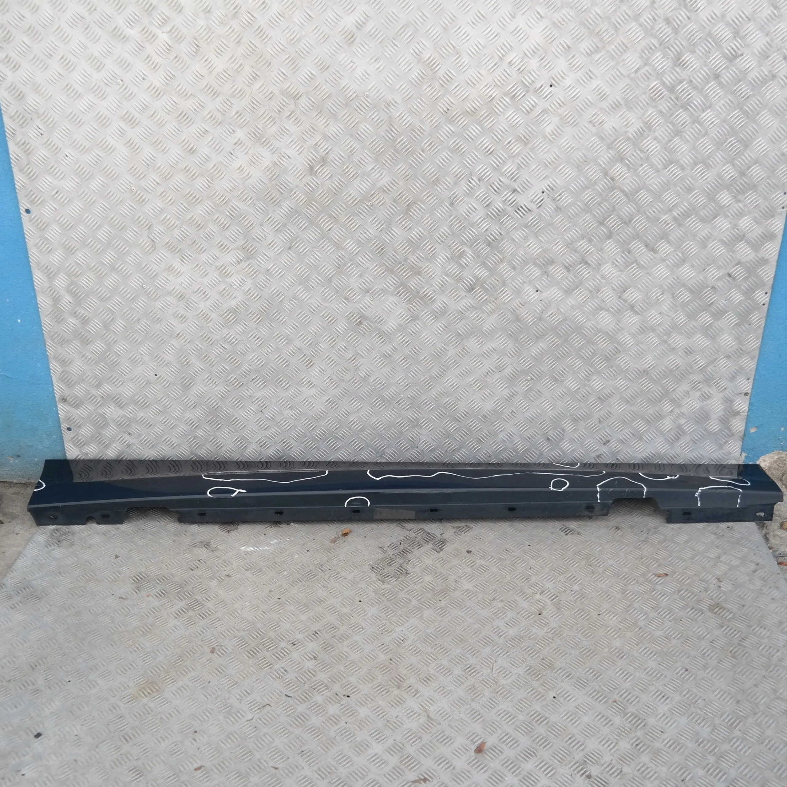 BMW 1 SERIES E87N LCI Sill strip side skirt right O/S Monacoblau Monaco Blue A35