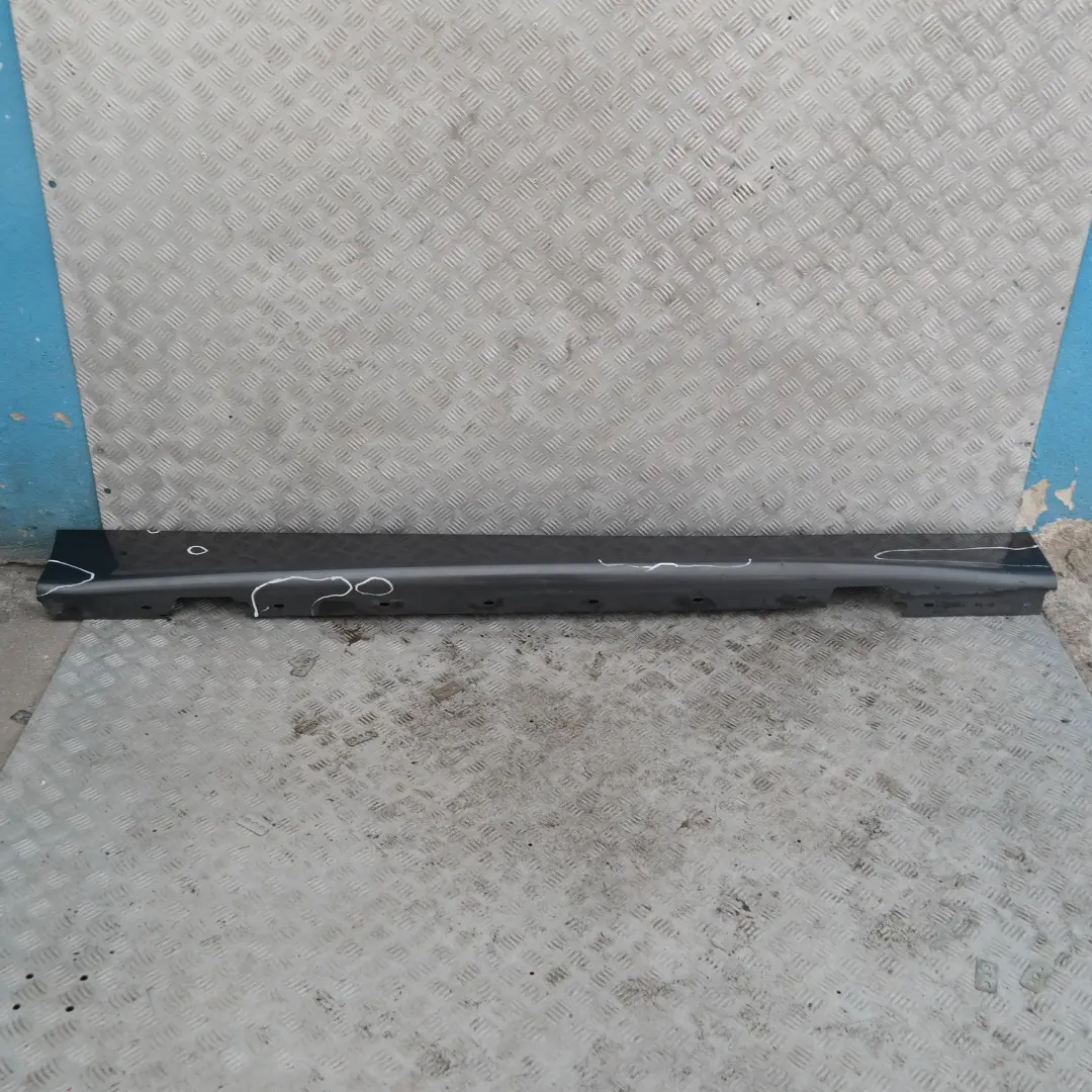 Bas de Porte Couverture Seuil Droite Mousseux Graphite Metallise pour BMW 1 E87 à propos du numéro de pièce 51770032948-SG1 BMW 1 E87 Bas de Porte Couverture Seuil Droite Mousseux Graphite Metallise - SKU 0032948-SG1 - Numéro de pièce 51770032948-SG1