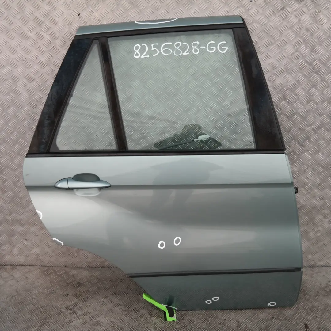 Drzwi prawy tył tylne prawe Graugruen do BMW E53 X5 o numerze 8256828 BMW E53 X5 Drzwi prawy tył tylne prawe Graugruen - SKU 8256828-GG - Numer Części 8256828