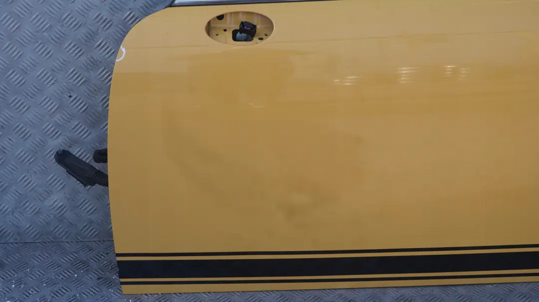 Puerta delantera izq. Mellow Yellow - A58 para Mini Cooper 3 R55 R56 R57 R58 R59 con número de pieza 2755935 Mini Cooper 3 R55 R56 R57 R58 R59 Puerta delantera izq. Mellow Yellow - A58 - SKU 2755935-MY3 - Número de pieza 2755935