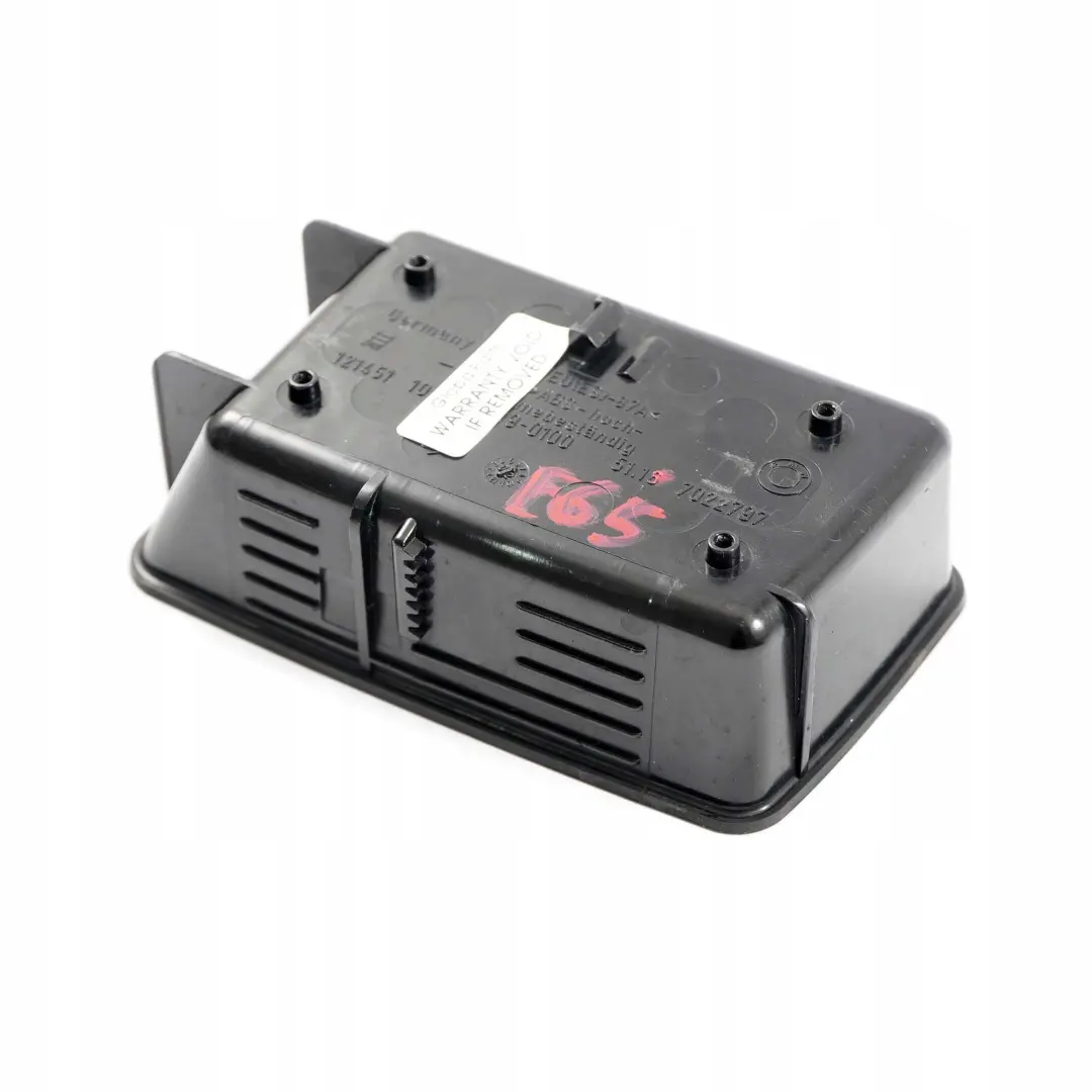 Console Centrale Inserto Posacenere Anteriore Divisorio per BMW E65 con numero di parte 7022797 BMW E65 Console Centrale Inserto Posacenere Anteriore Divisorio - SKU 7022797 - Numero di parte 7022797