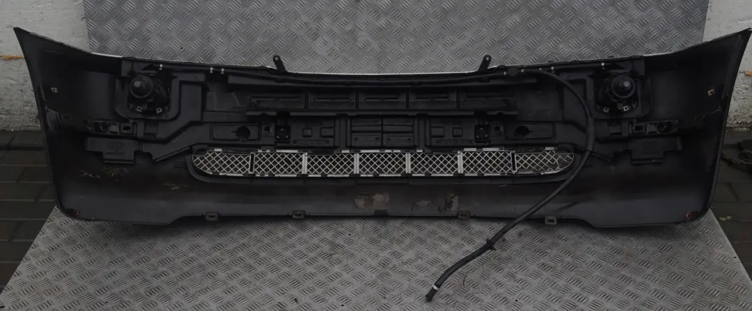 Zderzak przedni przód titansilber 354 do BMW E53 X5 o numerze 10150 BMW E53 X5 Zderzak przedni przód titansilber 354 - SKU 0010150-TS5 - Numer Części 10150