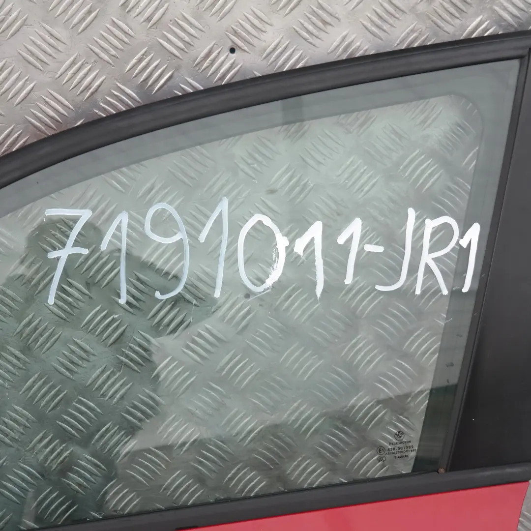 Porta anteriore sinistra Japanrot Rosso Giappone - 438 per BMW E87 LCi con numero di parte 41517191011 BMW E87 LCi Porta anteriore sinistra Japanrot Rosso Giappone - 438 - SKU 7191011-JR1 - Numero di parte 41517191011