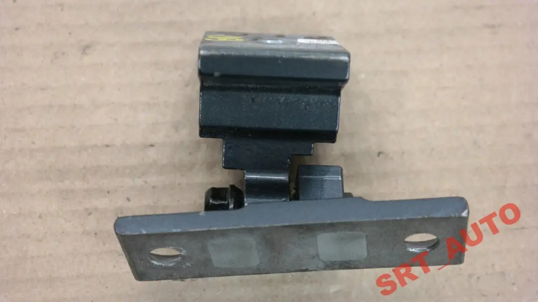 Right O/S Door Upper Hinge Black 7068088 to BMW 5 Series E60 E61 Rear with Part number 7201304 BMW 5 Series E60 E61 Rear Right O/S Door Upper Hinge Black 7068088 - SKU 7201304-BLK - Part number 7201304