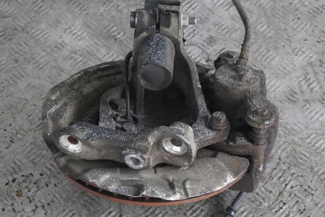 BMW E81 118d N47 Sport Delantero Derecho Muelle Strut Freno Suspension Pata Buje - SKU 6786024-2 - Número de pieza 6786023