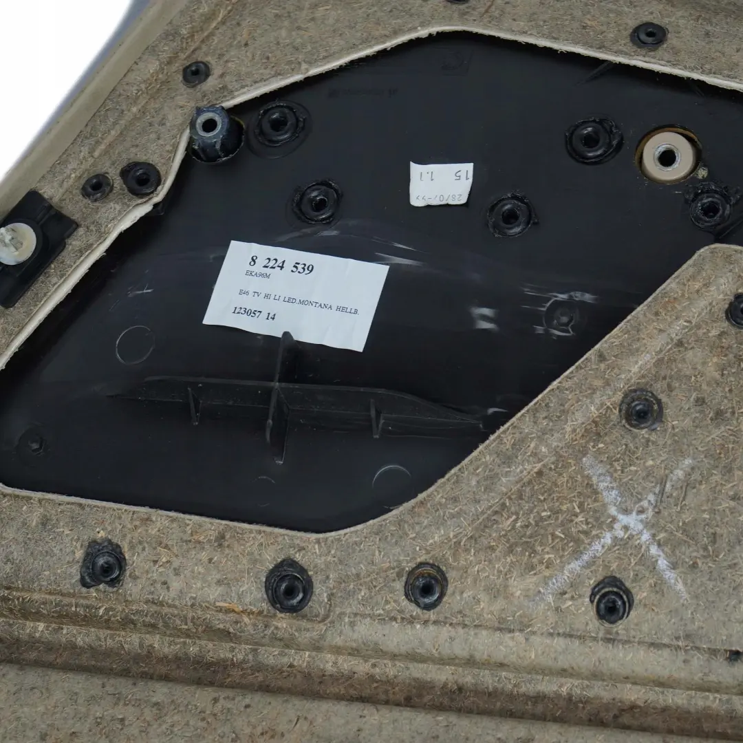 Combi Berline Porte Arriere Gauche Cuir Montana Beige Clair pour BMW 3 E46 à propos du numéro de pièce 8224539 BMW 3 E46 Combi Berline Porte Arriere Gauche Cuir Montana Beige Clair - SKU 8224539 - Numéro de pièce 8224539