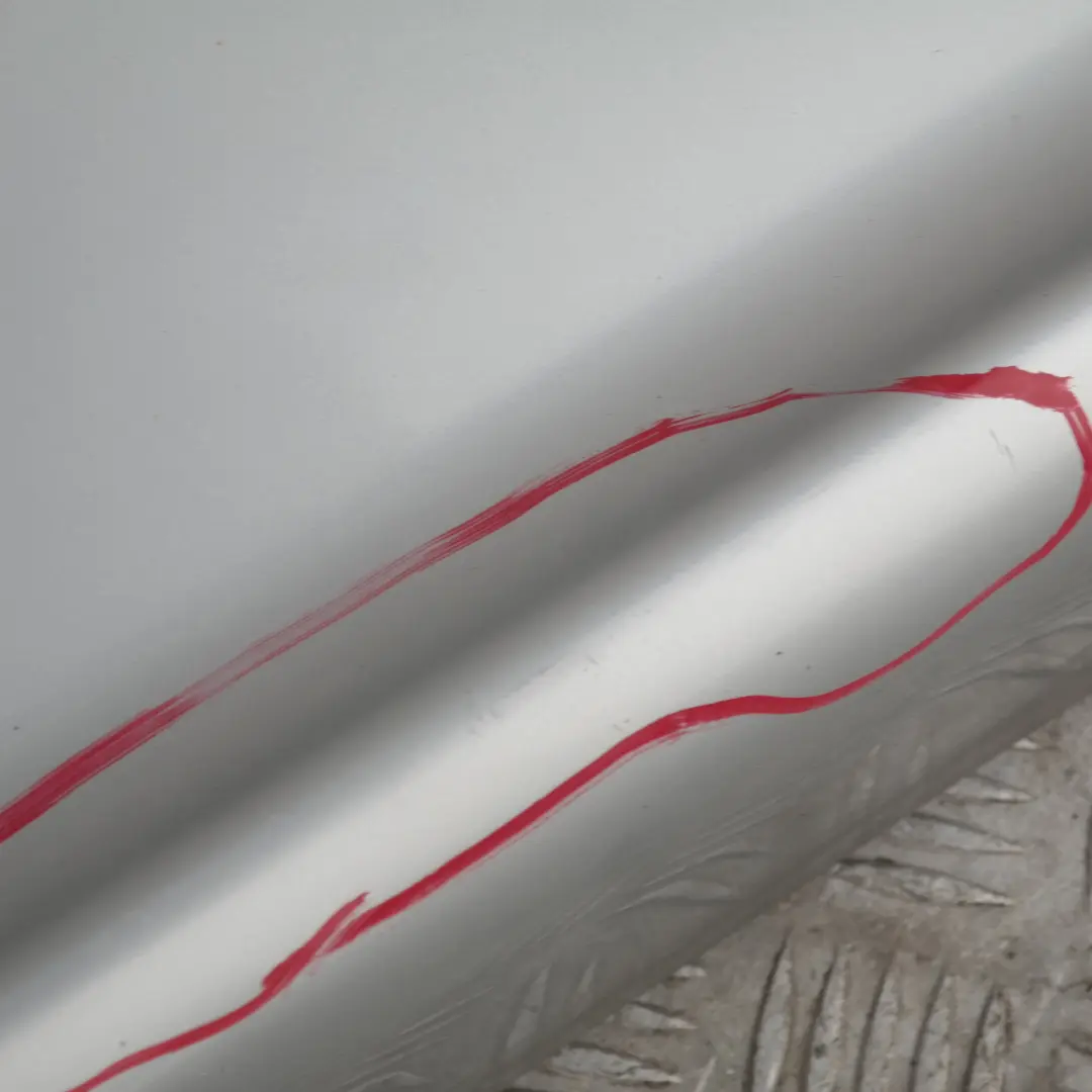 Nakładka próg lewy titansilber 354 do BMW E87 o numerze 32949 BMW E87 Nakładka próg lewy titansilber 354 - SKU 0032949-TS14 - Numer Części 32949