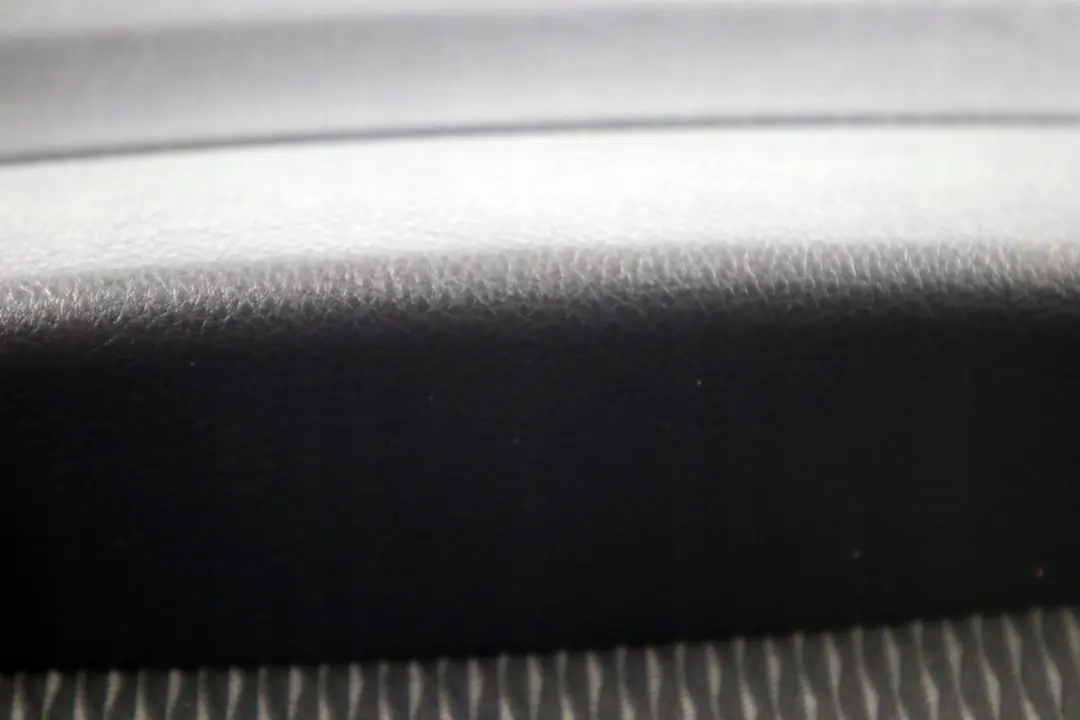 BMW F22 Carenage Lateral Arriere Droite Tissu Deplacer Anthracite - SKU 7311470 - Numéro de pièce 7311470