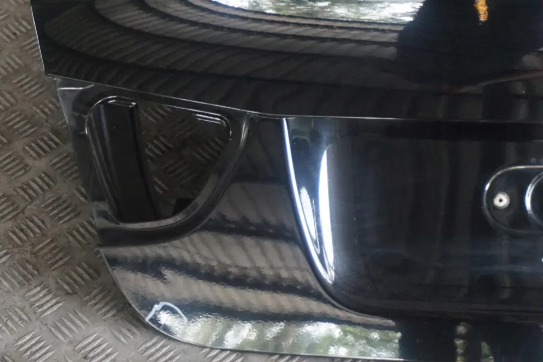 Klapa tylna bagażnika schwarz II do BMW E90 LCI o numerze 7254425 BMW E90 LCI Klapa tylna bagażnika schwarz II - SKU 7254425-SCH3 - Numer Części 7254425