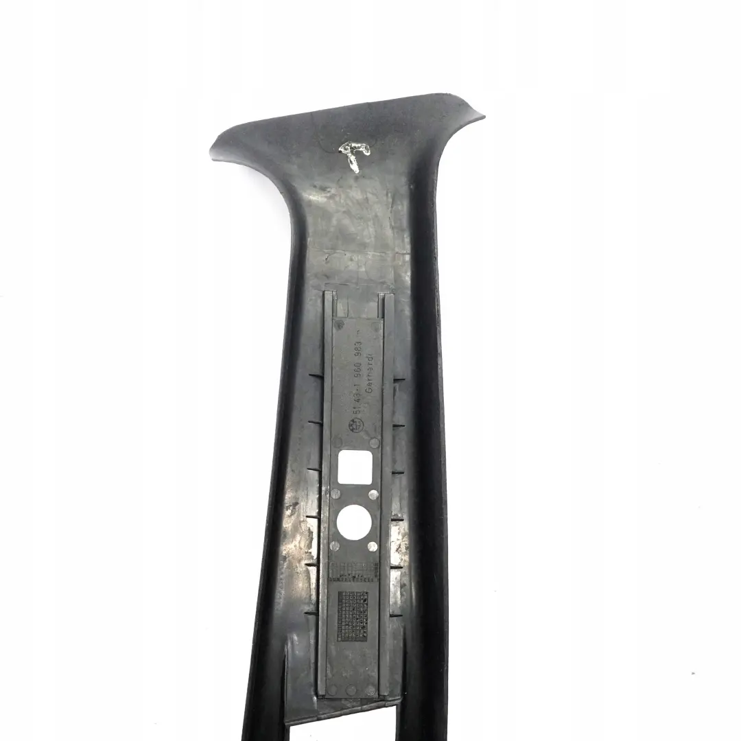 Carenatura Montante Centro SX Grigio per BMW E36 con numero di parte 2262423 BMW E36 Carenatura Montante Centro SX Grigio - SKU 2262423 - Numero di parte 2262423