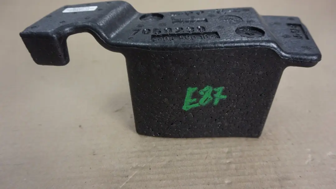 Capot Rumble a Gauche pour BMW 1 1 E81 E87 LCI Edition à propos du numéro de pièce 7059239 BMW 1 1 E81 E87 LCI Edition Capot Rumble a Gauche - SKU 7059239-1 - Numéro de pièce 7059239