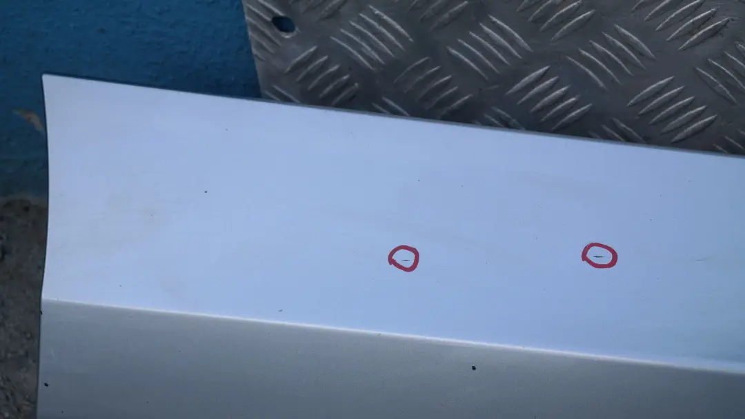 Bas de Porte Couverture Seuil Droite Eau Bleu Metallique pour BMW E81 E82 à propos du numéro de pièce 51770036142 BMW E81 E82 Bas de Porte Couverture Seuil Droite Eau Bleu Metallique - SKU 0036142-WB - Numéro de pièce 51770036142