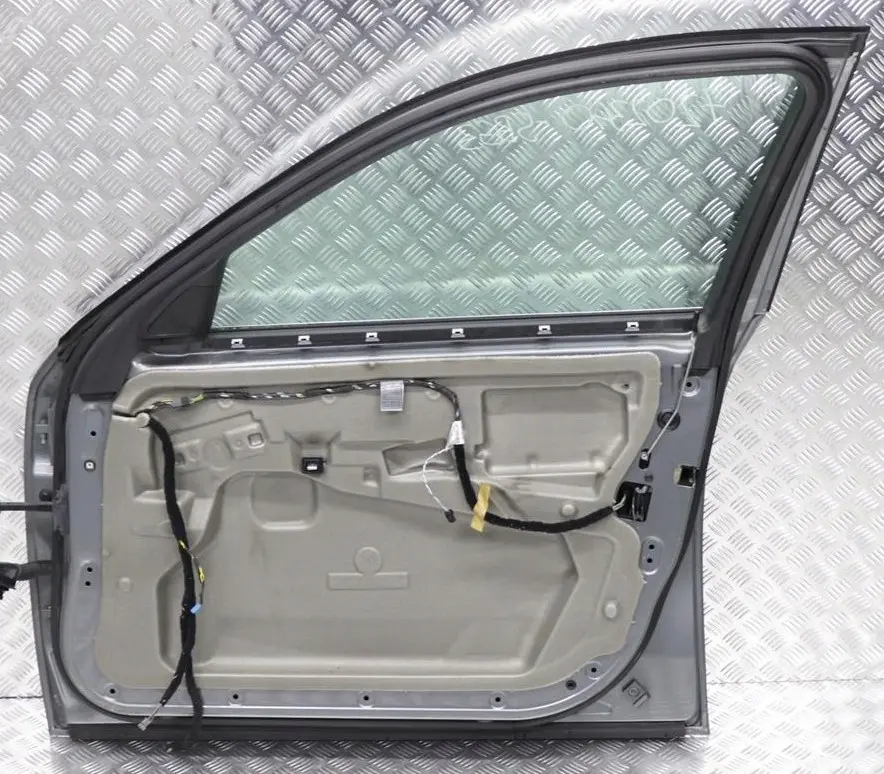 Droite Gris Argente Argent Gris Metallique - A08 pour BMW E60 E61 Porte avant à propos du numéro de pièce 7202340 BMW E60 E61 Porte avant Droite Gris Argente Argent Gris Metallique - A08 - SKU 7202340-SBG3 - Numéro de pièce 7202340