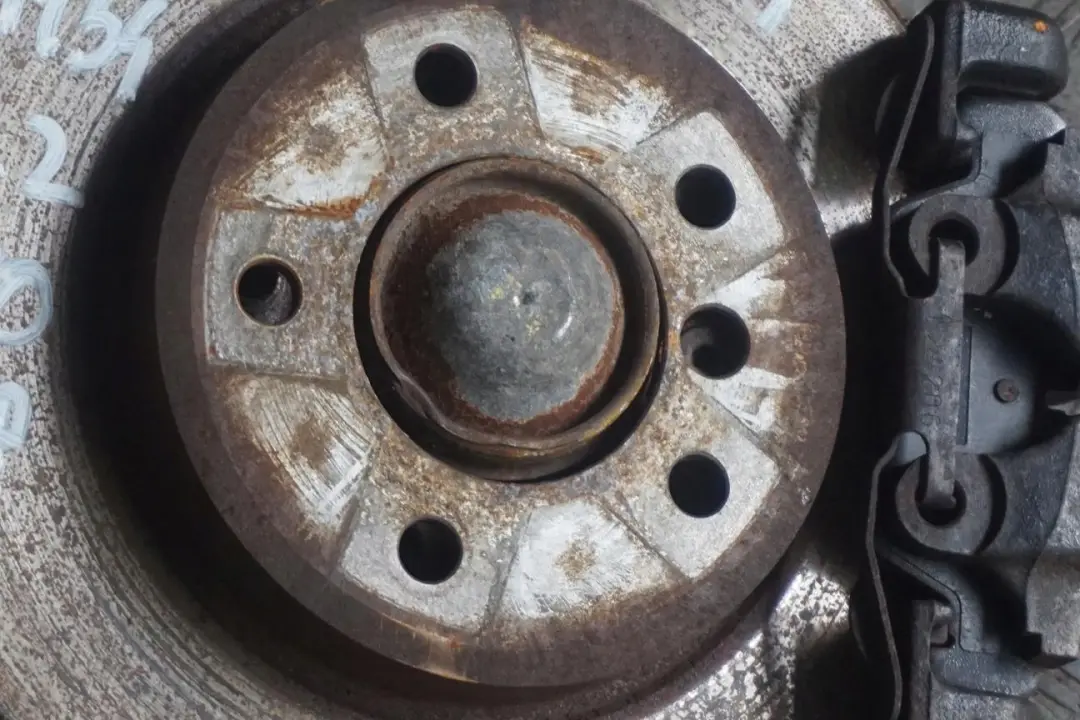 320Ci Amortyzator zwrotnica lewa do BMW E46 Cabrio o numerze 2282101 BMW E46 Cabrio 320Ci Amortyzator zwrotnica lewa - SKU 2282101 - Numer Części 2282101