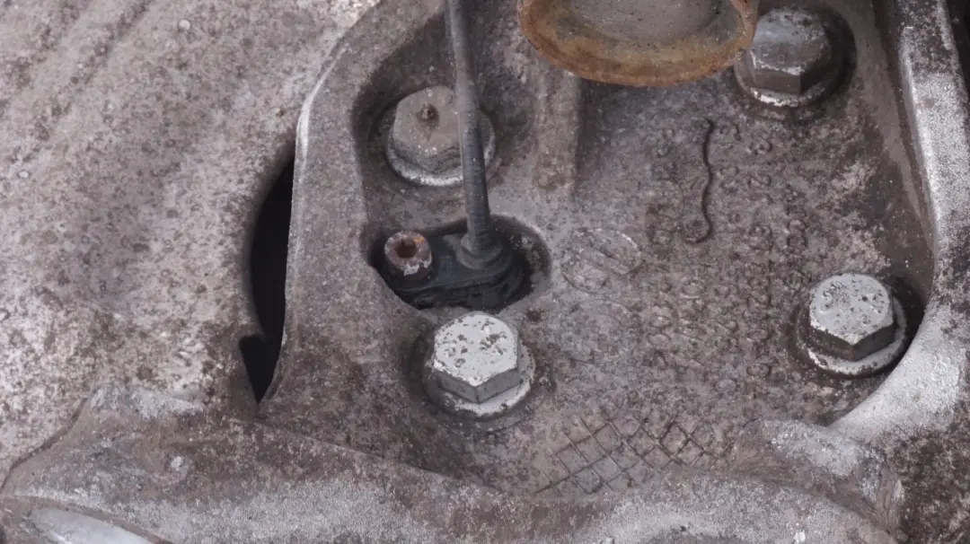 N47S Amortyzator zwrotnica prawa do BMW E82 123d o numerze 6786022 BMW E82 123d N47S Amortyzator zwrotnica prawa - SKU 6786022 - Numer Części 6786022