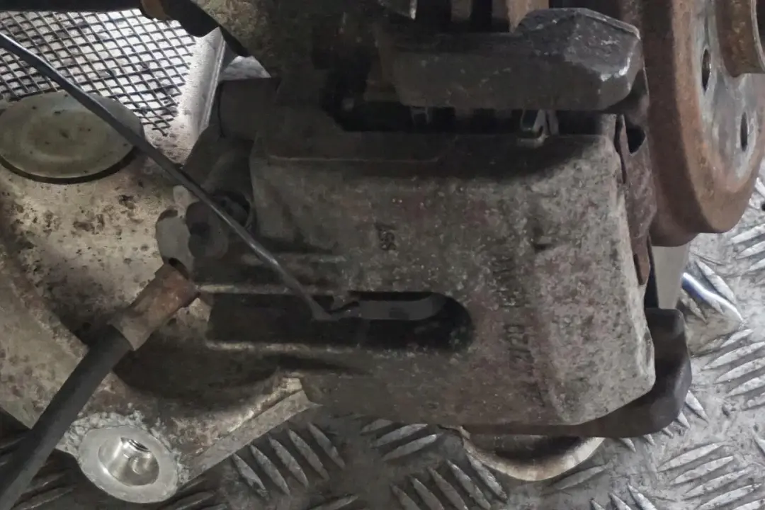 M57N Zwrotnica prawy tył 177HP do BMW E61 525d o numerze 6770924 BMW E61 525d M57N Zwrotnica prawy tył 177HP - SKU 6770924-1 - Numer Części 6770924