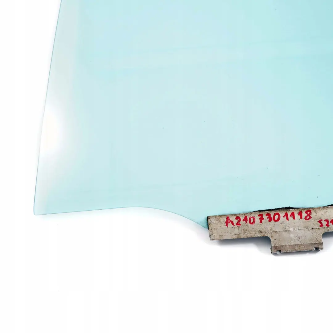Mercedes-Benz W210 Familiare S210 Posteriore SX Porta Vetro Disco Blu per con numero di parte A2107301118 Mercedes-Benz W210 Familiare S210 Posteriore SX Porta Vetro Disco Blu - SKU A2107301118 - Numero di parte A2107301118
