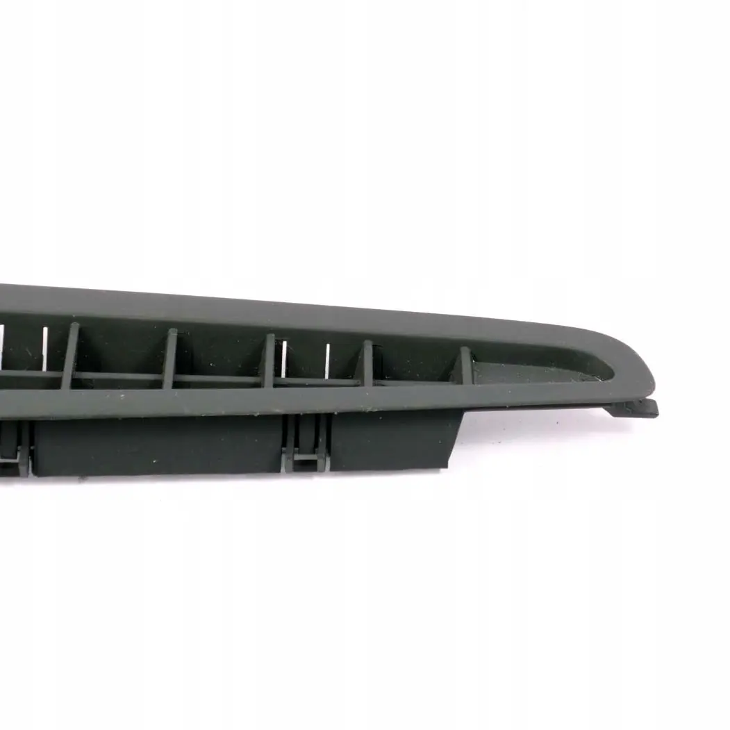 Mercedes-Benz W414 Dashboard Ugello Aria Superiore SX per con numero di parte A4148310060 Mercedes-Benz W414 Dashboard Ugello Aria Superiore SX - SKU A4148310060 - Numero di parte A4148310060