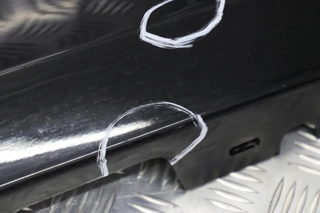 Nakładka próg lewy schwarz II 668 do BMW 1 E81 E82 o numerze 51770036143 BMW 1 E81 E82 Nakładka próg lewy schwarz II 668 - SKU 0036143-SCH4 - Numer Części 51770036143