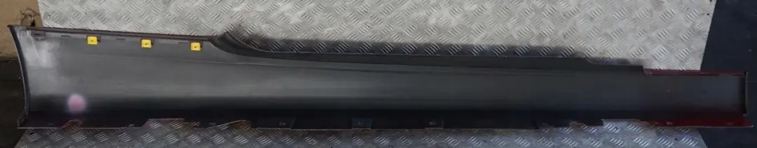 Sill Strip Faldon Lateral Izquierdo Karmesinrot Rojo Carmesi - A61 para BMW E92 E93 con número de pieza 0034059 BMW E92 E93 Sill Strip Faldon Lateral Izquierdo Karmesinrot Rojo Carmesi - A61 - SKU 0034059-KAR - Número de pieza 0034059
