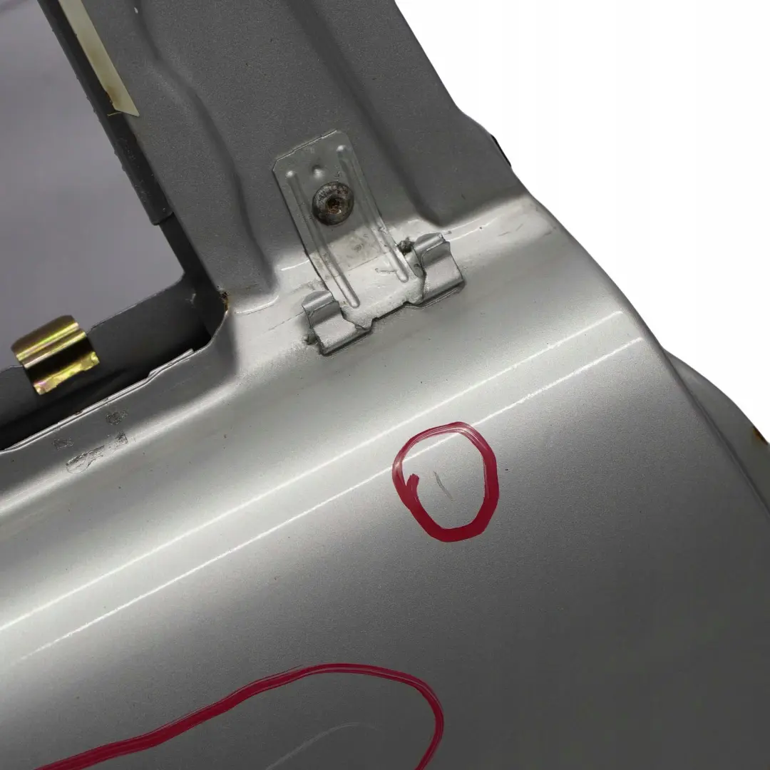 Puerta Trasera Derecha Brilliant Silver 744 para Mercedes S210 W210 Estate con número de pieza A2107302605 Mercedes S210 W210 Estate Puerta Trasera Derecha Brilliant Silver 744 - SKU A2107302605-BRS - Número de pieza A2107302605