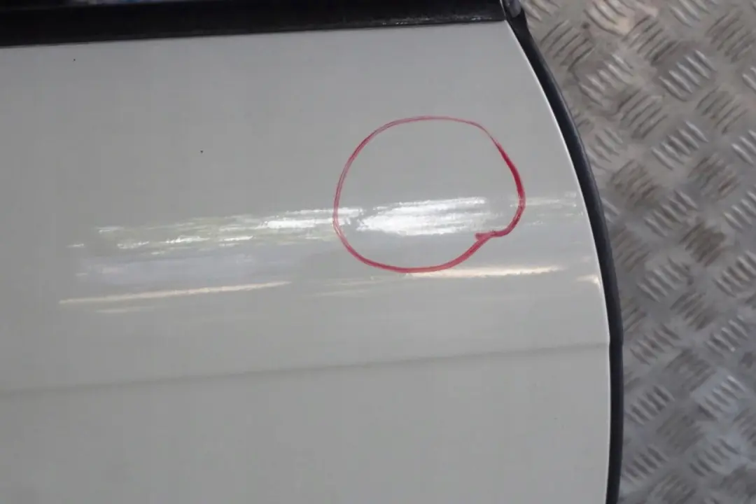 Tür Hinten Rechts Alpinweiss Alpin Weiss - 300 für BMW 7 er E65 mit Teilenummer 7202084 BMW 7 er E65 Tür Hinten Rechts Alpinweiss Alpin Weiss - 300 - SKU 7202084-AW - Teilenummer 7202084