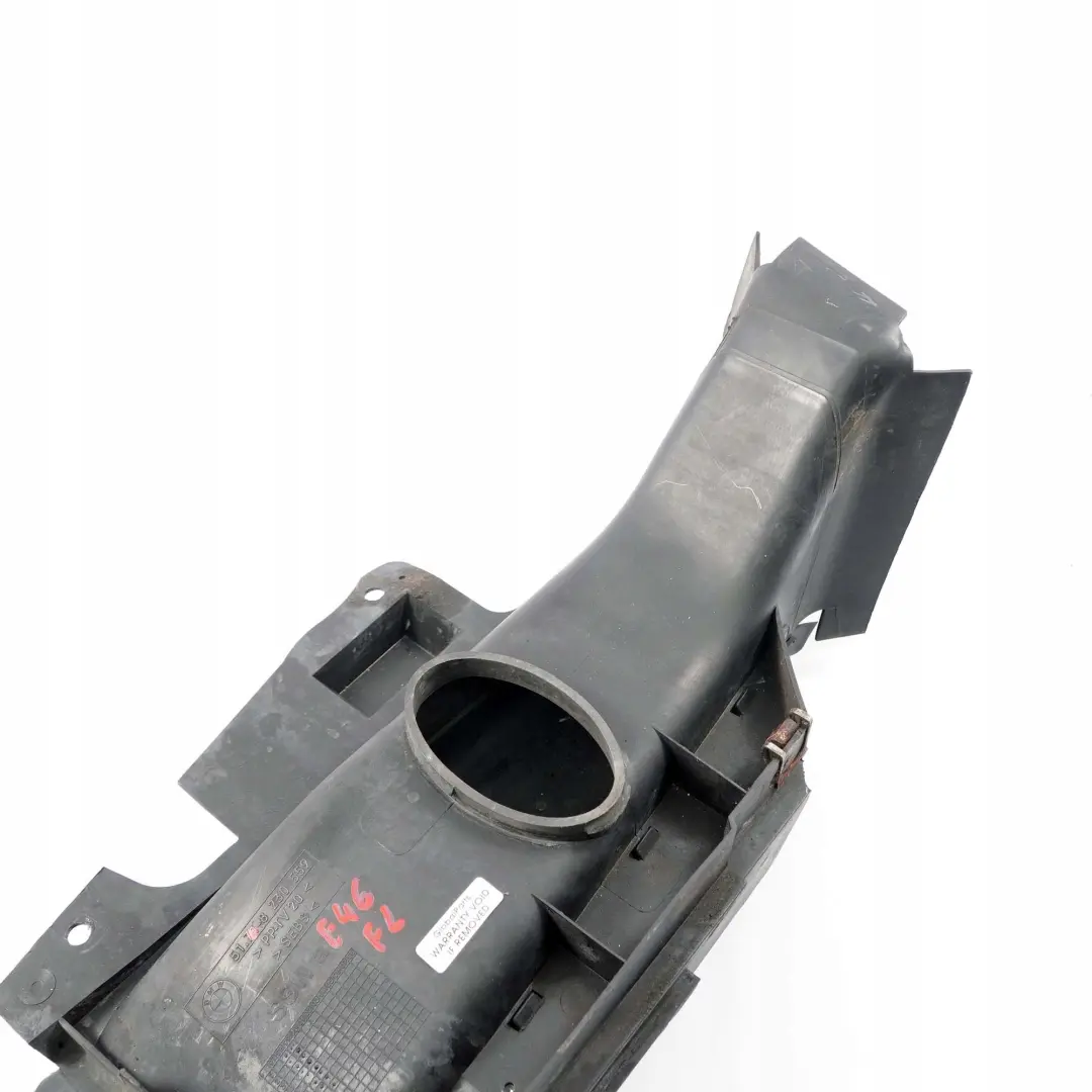 Kierownica wlot powietrza lewy do BMW E46 Sedan o numerze 8230559 BMW E46 Sedan Kierownica wlot powietrza lewy - SKU 8230559 - Numer Części 8230559
