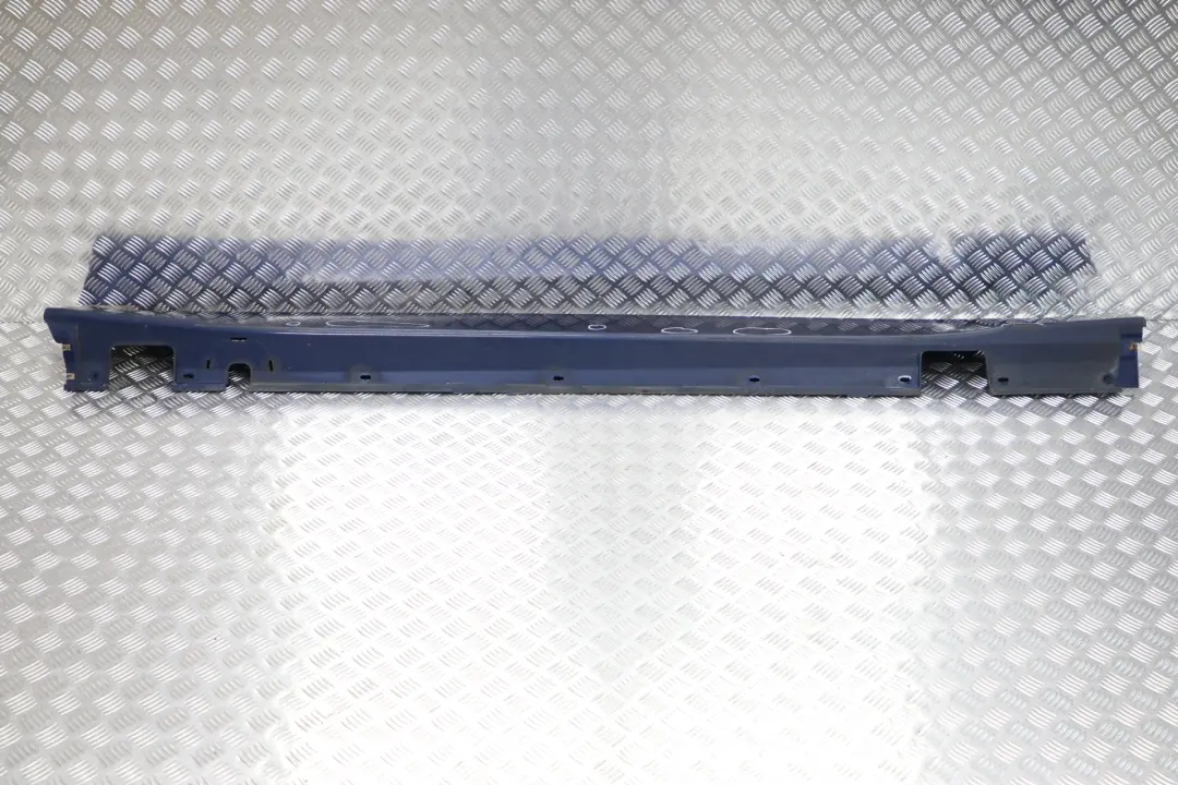 Nakładka listwa próg prawy Mysticblau do BMW E61 o numerze 0395428 BMW E61 Nakładka listwa próg prawy Mysticblau - SKU 0395428-MYS - Numer Części 0395428
