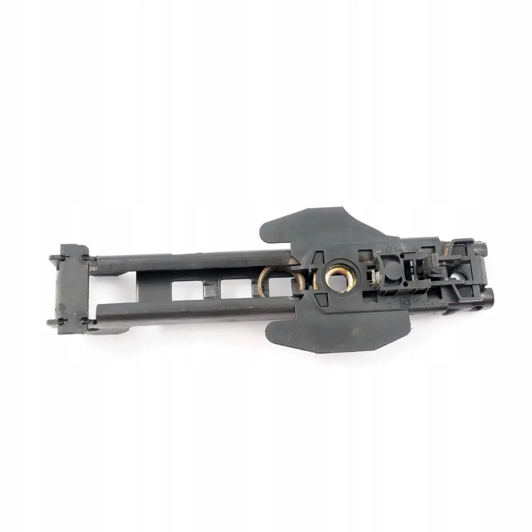 Sedile posteriore sinistro destro N/O/S altezza cintura per Mercedes E W210 Estate con numero di parte A2108600088 Mercedes E W210 Estate Sedile posteriore sinistro destro N/O/S altezza cintura - SKU A2108600088 - Numero di parte A2108600088