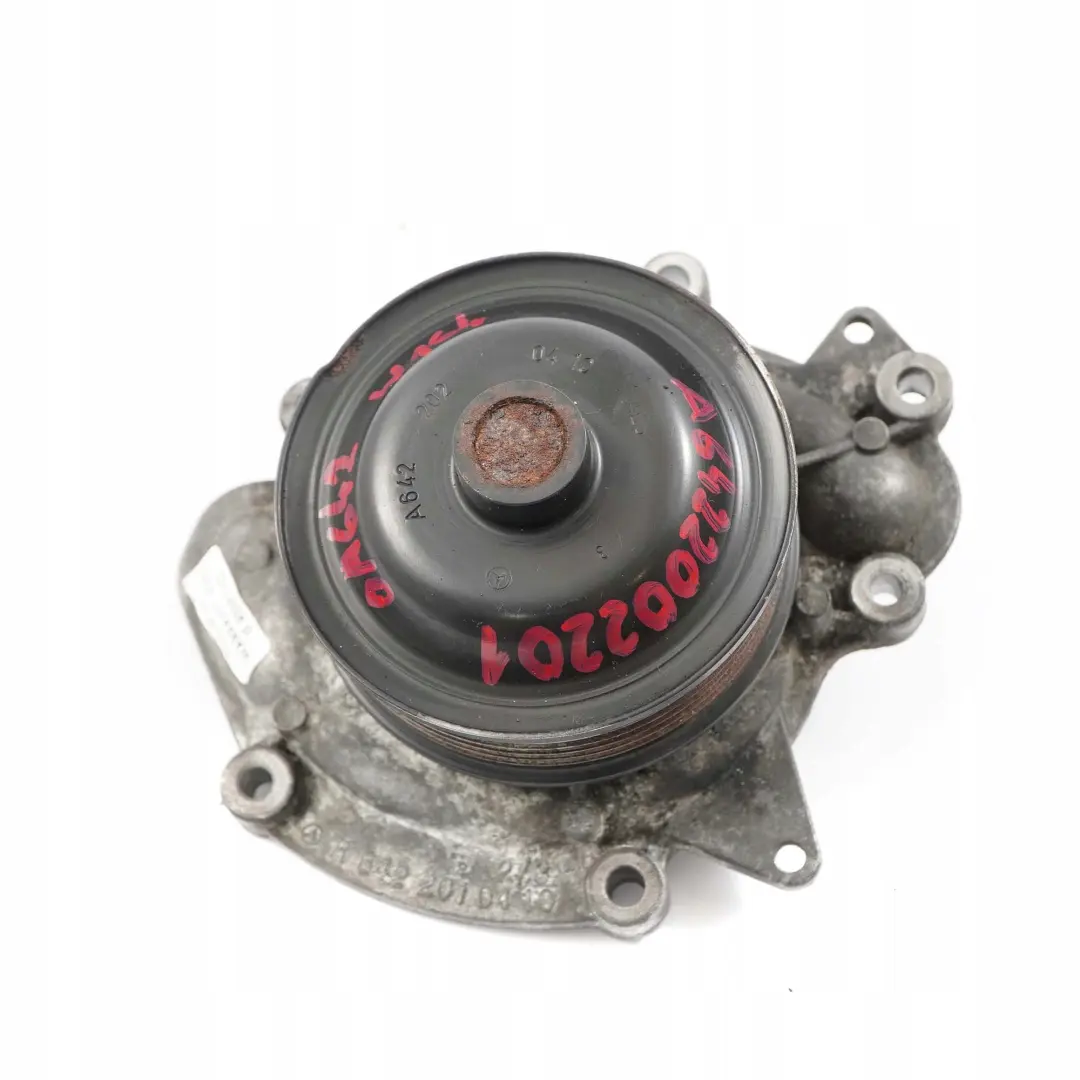 OM642 Motor Diesel Refrigerante Bomba Agua para Mercedes W164 W211 W212 con número de pieza A6422002201 Mercedes W164 W211 W212 OM642 Motor Diesel Refrigerante Bomba Agua - SKU A6422002201 - Número de pieza A6422002201
