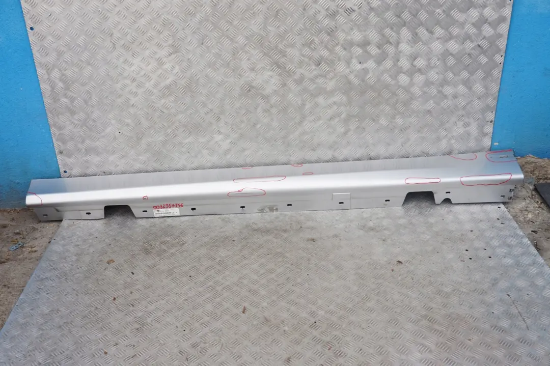 BMW E90 E91 Listello Portiera Apertura Gonna SX Argento-Titanio IN Argento - SKU 0032951-TS6 - Numero di parte 32951