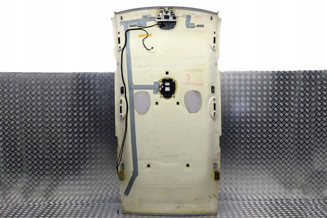 E-Klasa S211 Podsufitka grey do Mercedes o numerze A2116900150 Mercedes E-Klasa S211 Podsufitka grey - SKU A2116900150 - Numer Części A2116900150