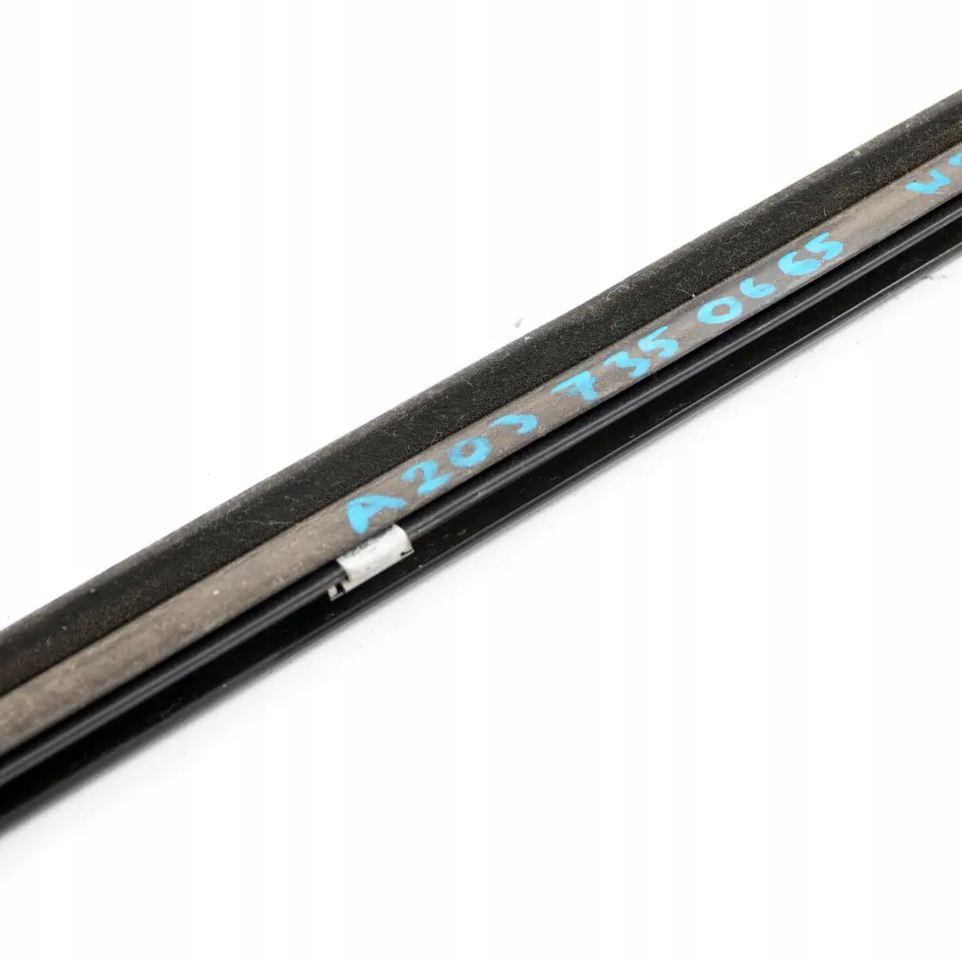 Mercedes W203 Modanatura striscia rivestimento esterna lunotto posteriore destro - SKU A2037350665 - Numero di parte A2037350665