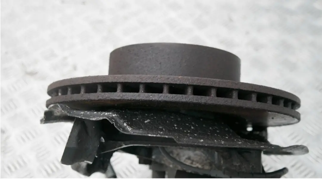 BMW E90 320i N46 Ammortizzatore Sospensione Freno Mozzo Anteriore Destro - SKU 6771724-1 - Numero di parte 31316771724