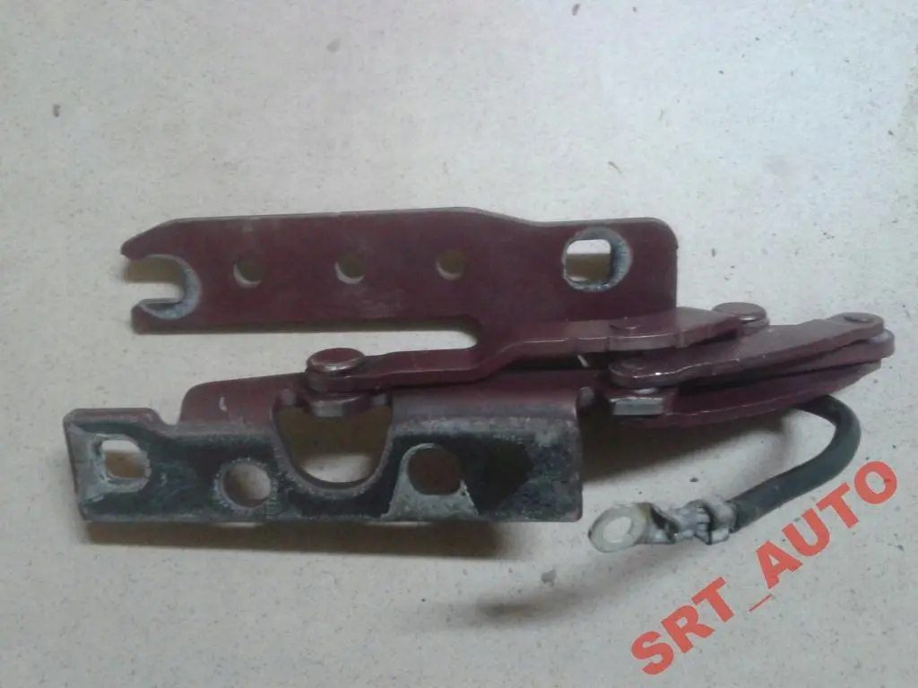 Scharnier Frontklappe Links Barberarot Metallic A39 für BMW 7 er E65 E66 E67 mit Teilenummer 7210671 BMW 7 er E65 E66 E67 Scharnier Frontklappe Links Barberarot Metallic A39 - SKU 8240333-BAR - Teilenummer 7210671